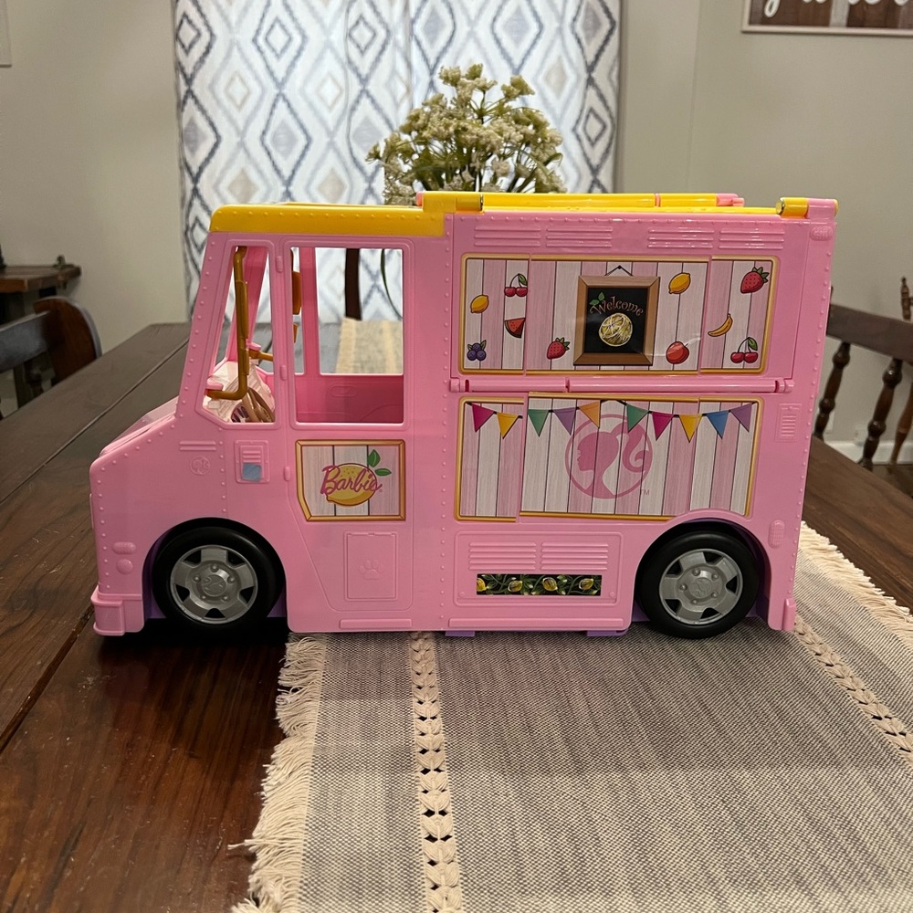 Barbie 2020 Lemonade Truck Playset Kids Toy EUC - Picture 3 of 11